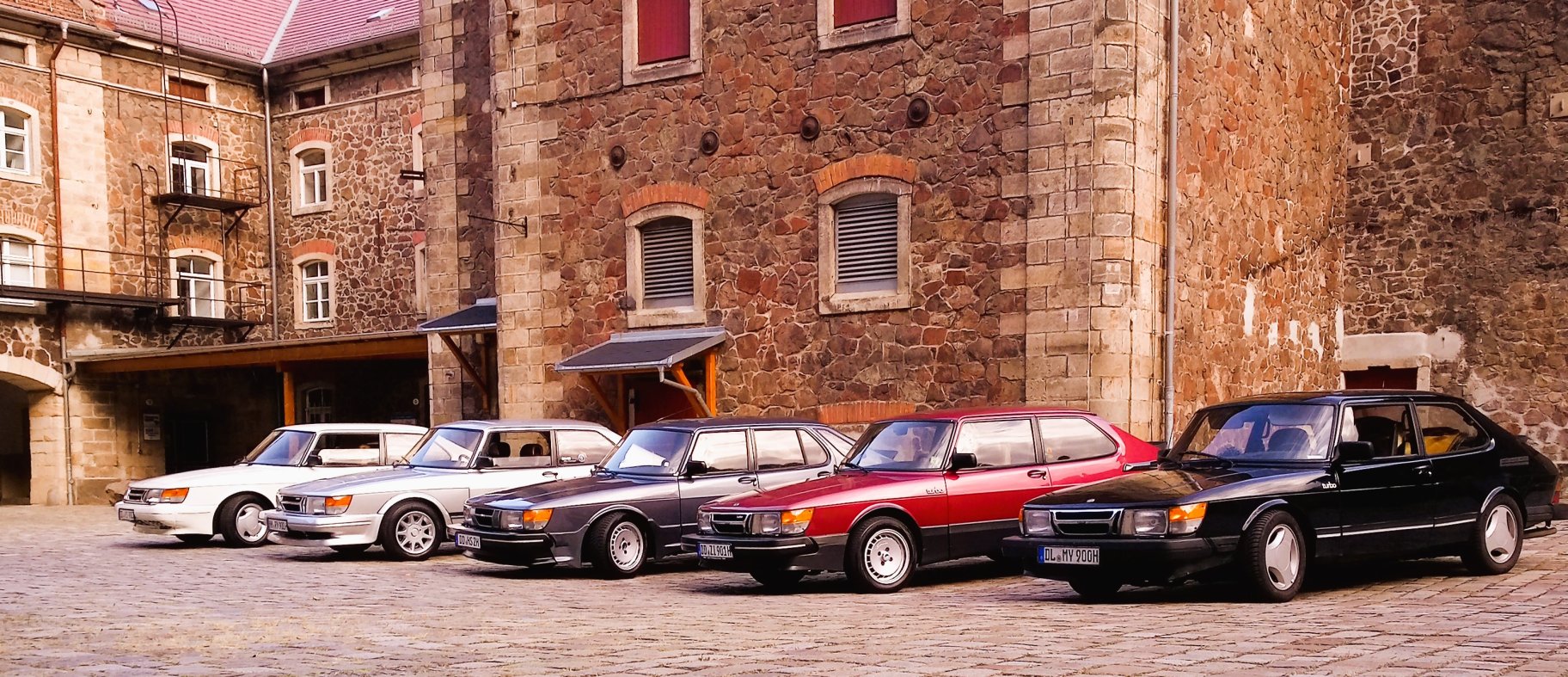 Oldtimer im Felsenkeller Dresden SAAB